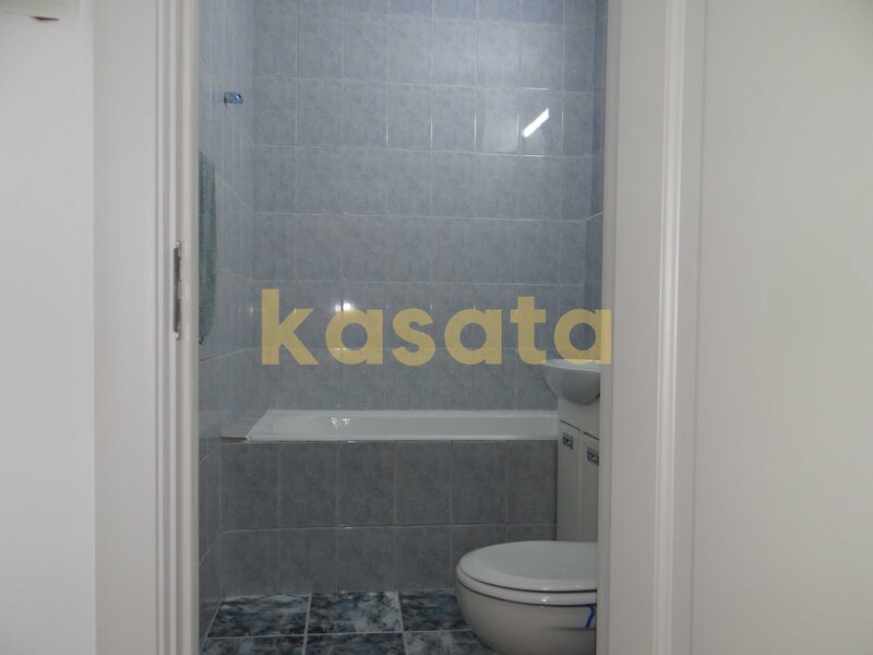 Metrou Costin Georgian, 2 camere 56 mp, renovat, mobilat.